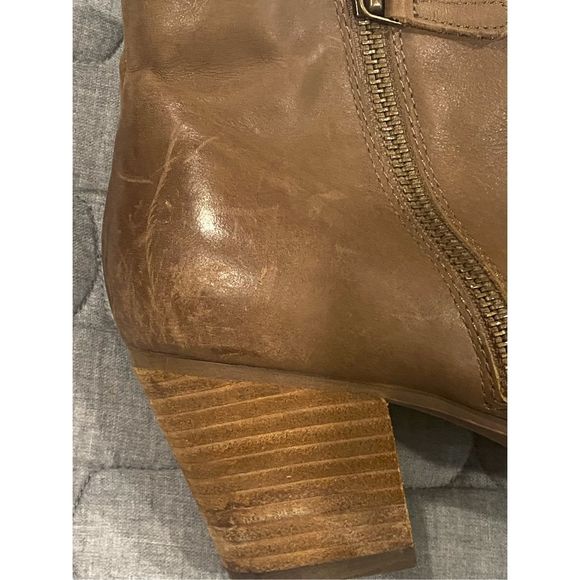 Ladies leather ankle boots by Crown Vintage.  Size 7 1/2 - Picture 6 of 8